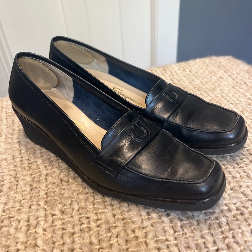 Salvatore Ferragamo Boutique Women’s‎ Low Wedge Loafers Solid Black Size 6 B